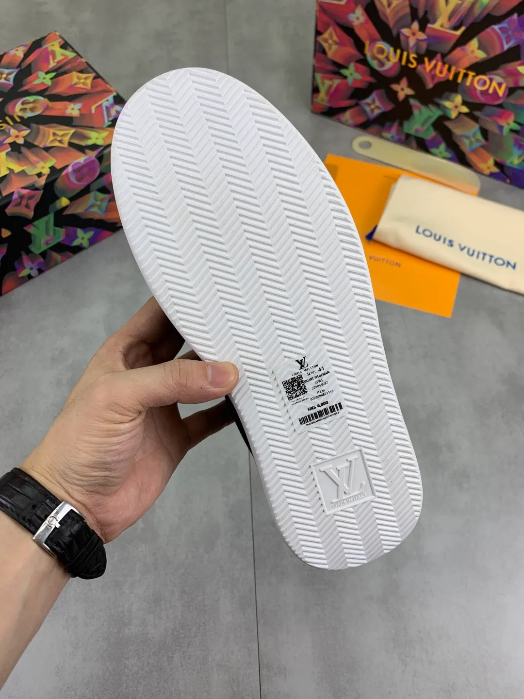 Men's men's shoes💰P520💰[New model]🆘High quality cowhide [Louis Vuitton]LV official website latest model🎁casual and fashionable men's shoes👟hot style💥simple and elegant style, exclusive for trendy men. Unique official website latest brand elements👑original decoration, fashionable and generous, the fabric is made of original denim➕comfortable and breathable mesh lining➕cow leather feet ✅The official website specifies wear-resistant casual outsole, the classic model is taken in real life🎬Color: 5⃣️colors available😍Number of codes: 38-44 Full set of packaging
